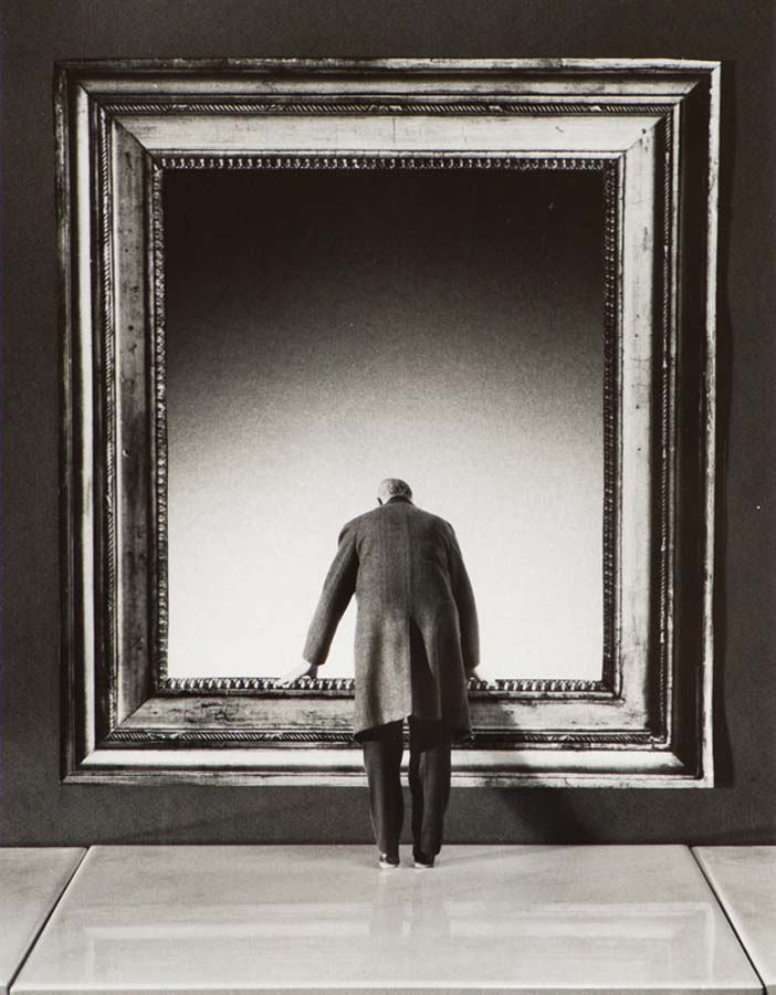 Image of L'Attraction du Vide (The Attraction of the Void) by Gilbert Garcin